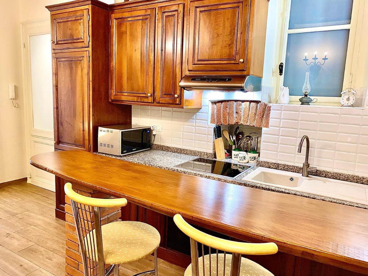 Exquisitely Renovated And Centrally Located Apartment With Free Parking Турин Экстерьер фото